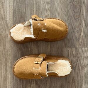 New With No Tags  nCozy Tan Fuzzy Slippers ( Size 4.5US/Size 35 EUR)